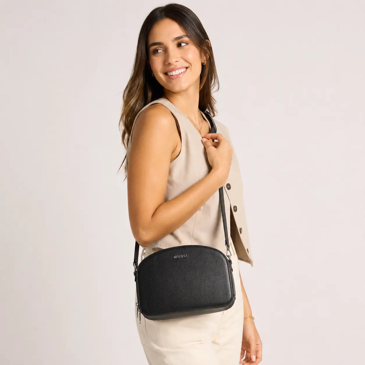 Bolso manos libres terra de cuero para mujer - Negro
