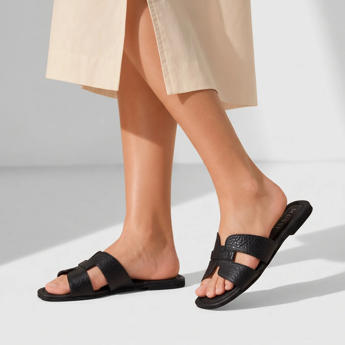 Sandalia plana celia de cuero para mujer - Negro