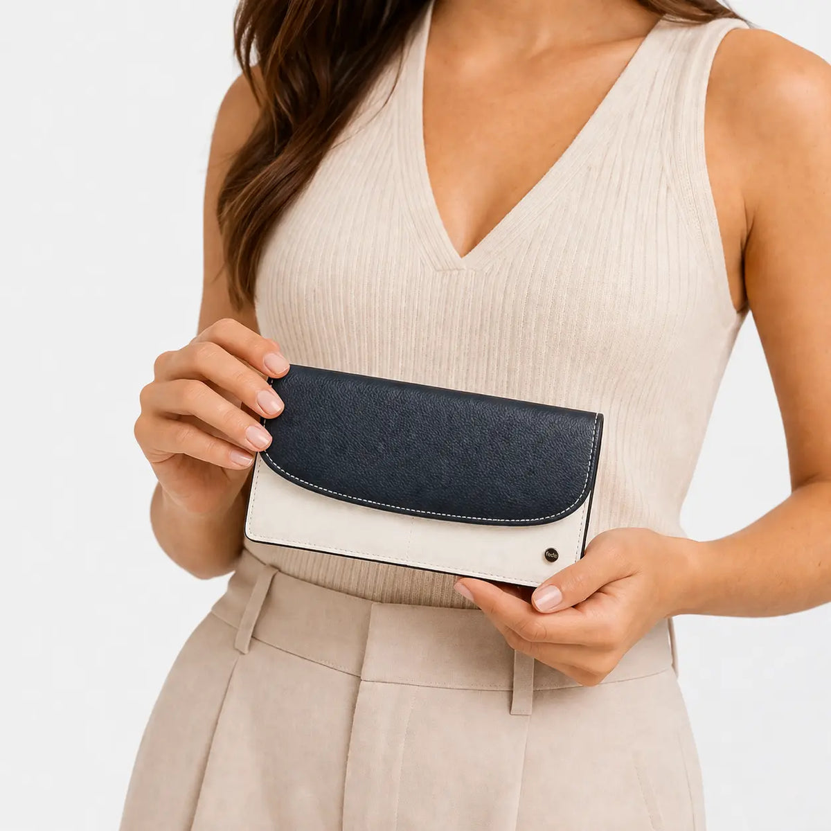 Billetera nola de cuero para mujer - Negro