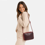 Bolso manos libres amay de cuero para mujer - Vino