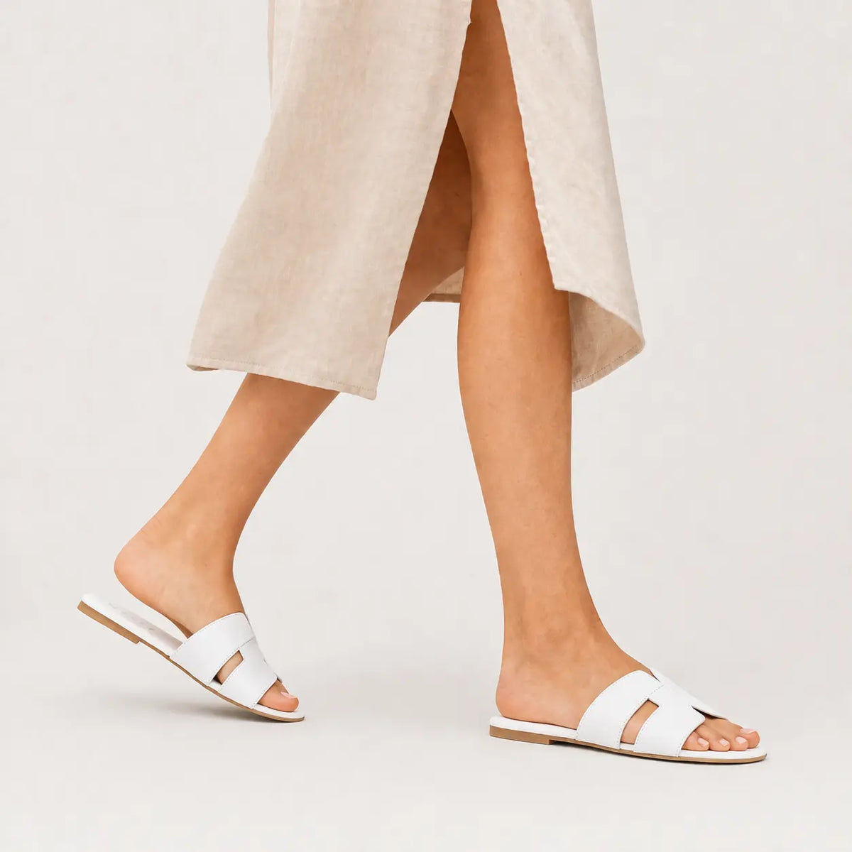 Sandalia plana lyon de cuero para mujer - Blanco