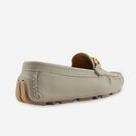 Mocasin plano bettie de cuero para mujer - Arena
