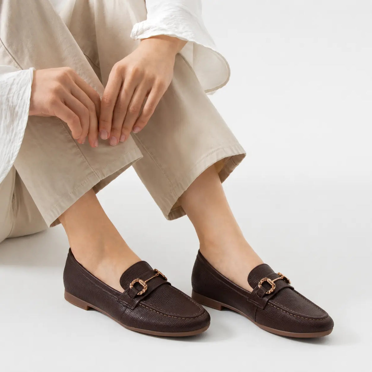 Mocasin plano alba de sintético para mujer - Café