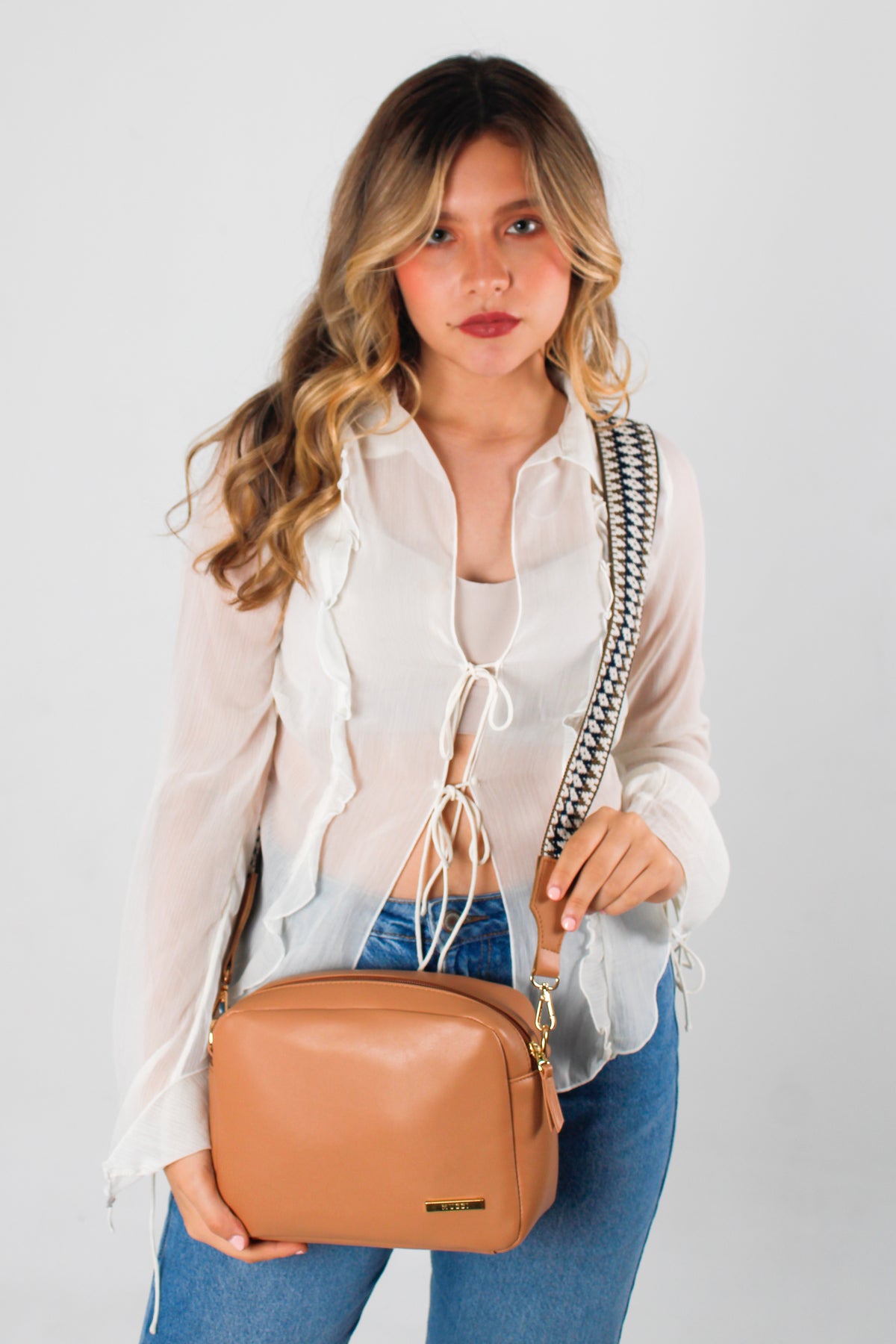 Bolso manos libres akane de sintético para mujer - Almendra