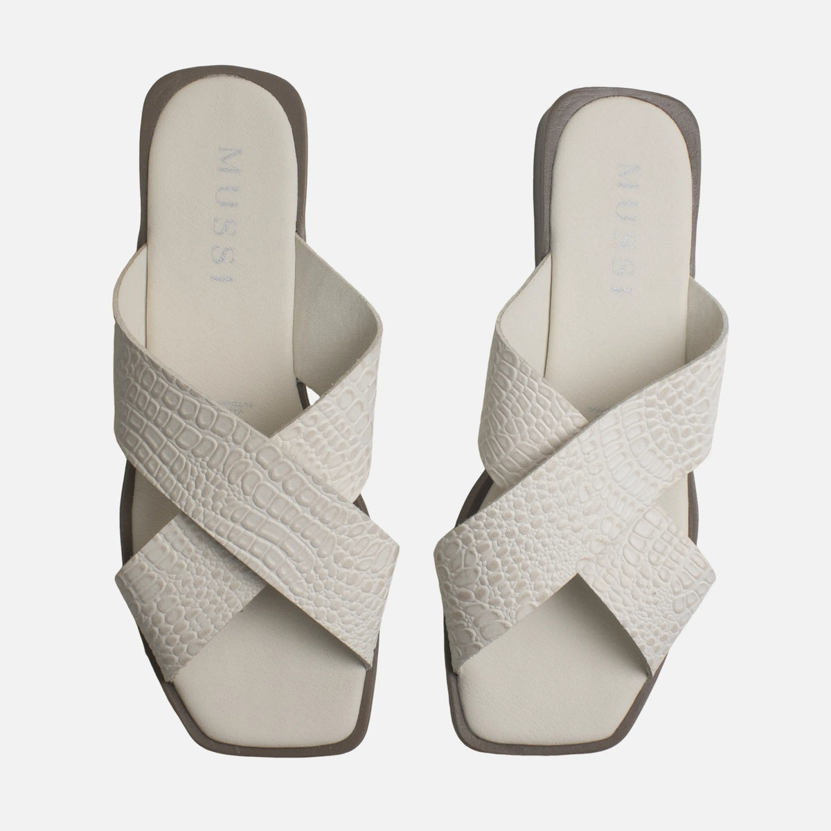 Sandalia plana nyra de cuero para mujer - Hueso