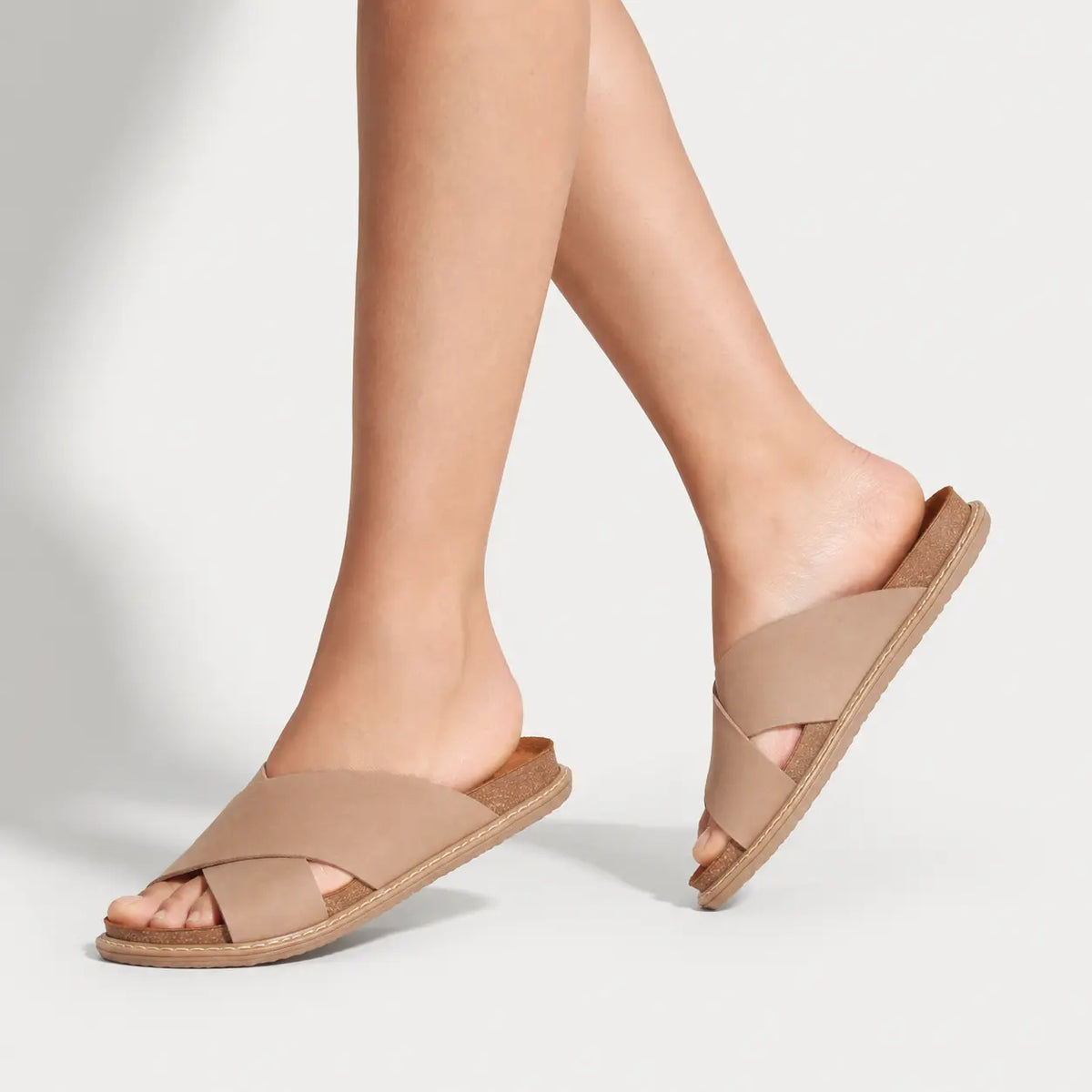 Sandalia plana thalara de cuero para mujer - Taupe