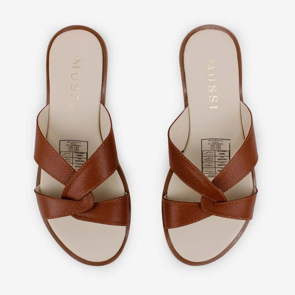 Sandalia plana haruko de cuero para mujer - Miel