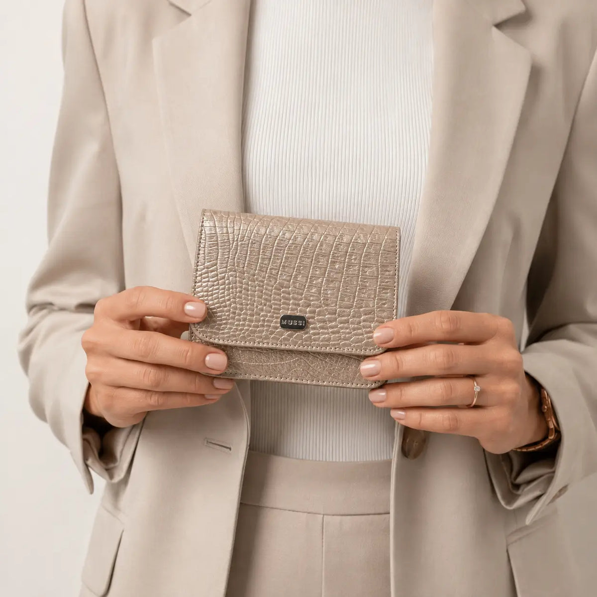 Billetera sira de cuero para mujer - Oro